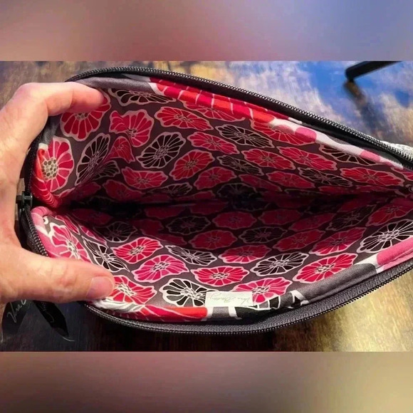 RETIRED: Vera Bradley | women’s Cheery Blossoms soft computer/device case. - Picture 8 of 12